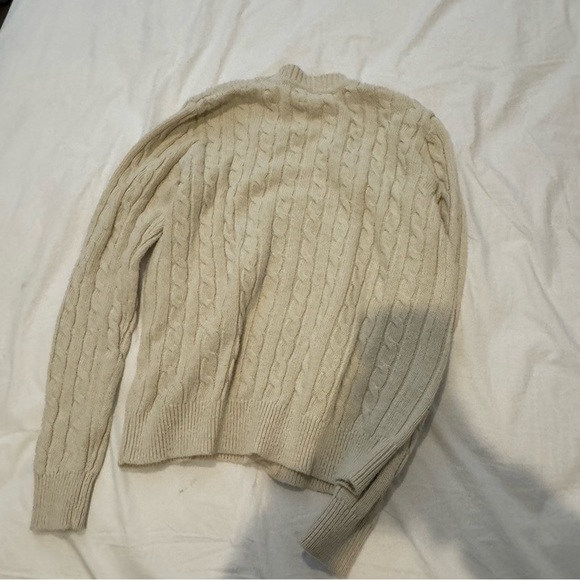 COPY - Brandy Melville sweater - Picture 2 of 3